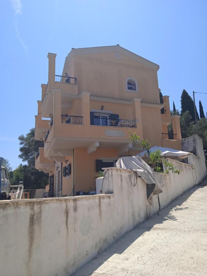Ligeris House 1 In Agioi Deka Vakantiehuis Agioi Deka (Corfu)